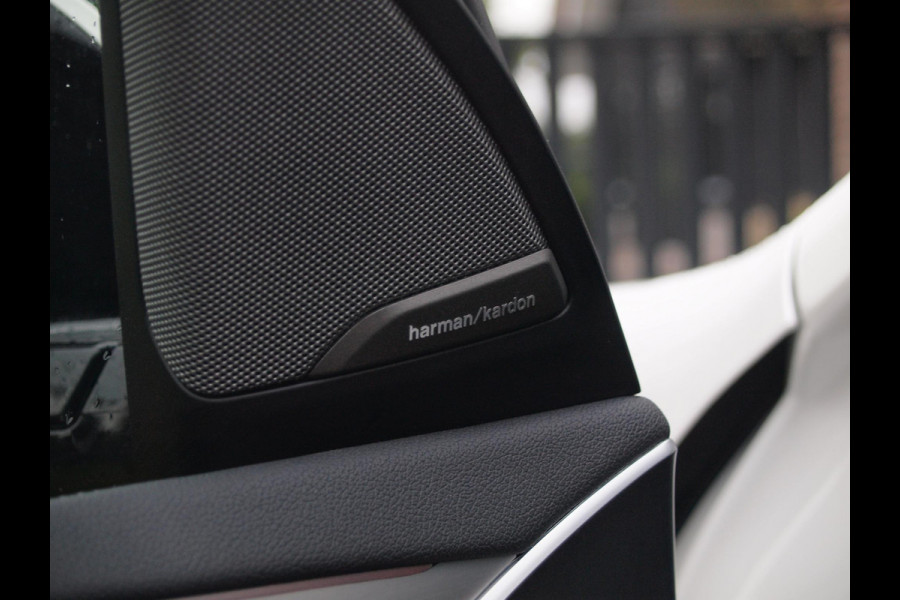 BMW iX3 High Executive 80 kWh | Harman Kardon | Camera | Apple Carplay | Head-up display | Panoramadak |
