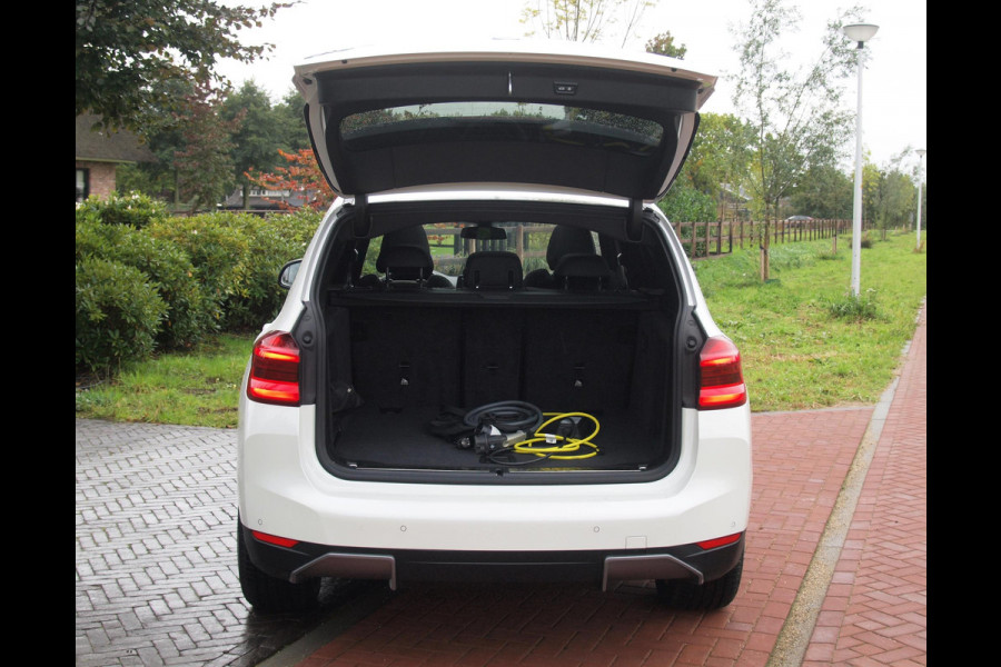 BMW iX3 High Executive 80 kWh | Harman Kardon | Camera | Apple Carplay | Head-up display | Panoramadak |