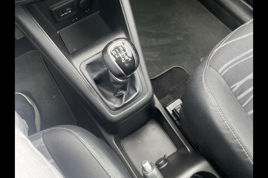 Kia Venga 1.4 CVVT Edition | Hoge Instap | Trekhaak | Navigatie