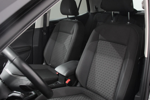 Volkswagen T-Cross 1.0 TSI 110 pk Life Plus Navigatie Apple Carplay/Android Auto Adaptive Cruise Control Lane Assist Camera Parkeersensoren Stoelverwarming \ DAB
