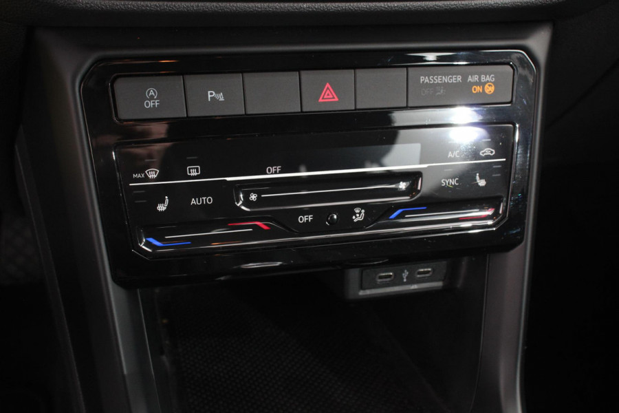 Volkswagen T-Cross 1.0 TSI 110 pk Life Plus Navigatie Apple Carplay/Android Auto Adaptive Cruise Control Lane Assist Camera Parkeersensoren Stoelverwarming \ DAB