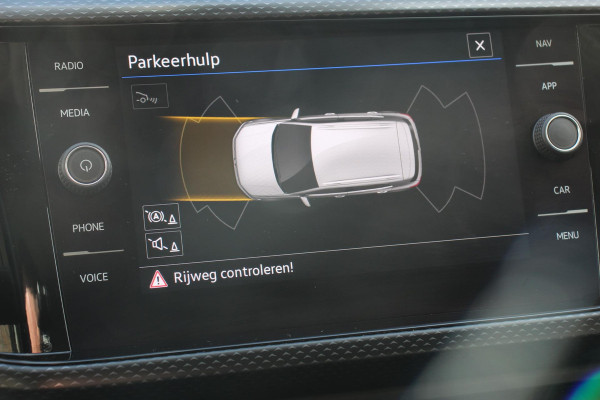 Volkswagen T-Cross 1.0 TSI 110 pk Life Plus Navigatie Apple Carplay/Android Auto Adaptive Cruise Control Lane Assist Camera Parkeersensoren Stoelverwarming \ DAB