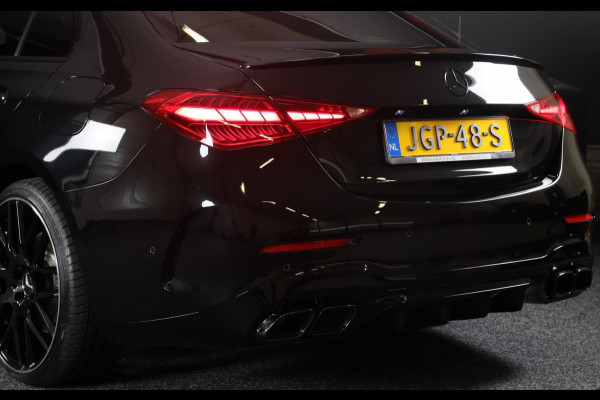 Mercedes-Benz C-Klasse 300 e AMG 63 Look / Massage / Burmester / Head Up / 360 Camera / Acc / Elek Stoelen / Open Pano / 20 Inch
