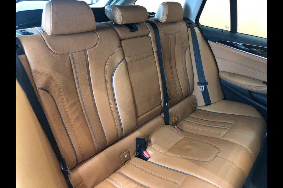BMW 5 Serie Touring 520i High Executive comfortstoelen | leer | panoramadak | head up