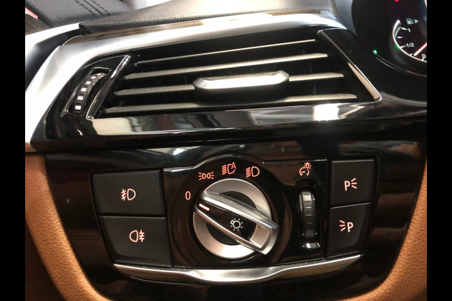 BMW 5 Serie Touring 520i High Executive comfortstoelen | leer | panoramadak | head up
