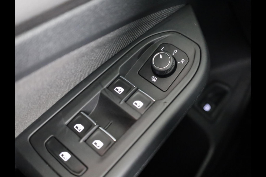 Volkswagen Golf 1.4 eHybrid GTE 245PK PHEV | Navigatie | Parkeer camera | Stoel- en stuurverwarming |