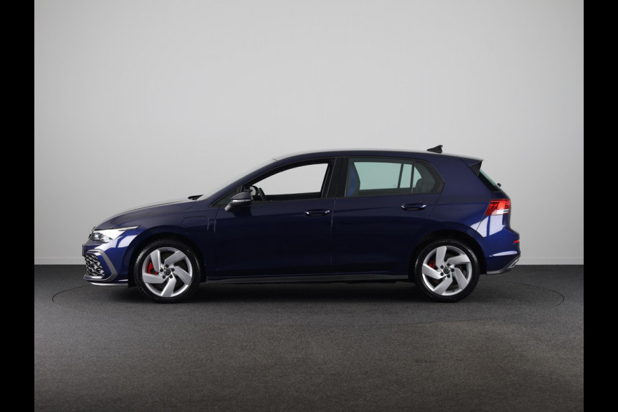 Volkswagen Golf 1.4 eHybrid Style 204 PK PHEV | Navigatie | Keyless entry | Ergo-Active bestuurdersstoel elektrisch verstelbaar, incl. geheugen-en massagefunctie | Stoelverwarming |