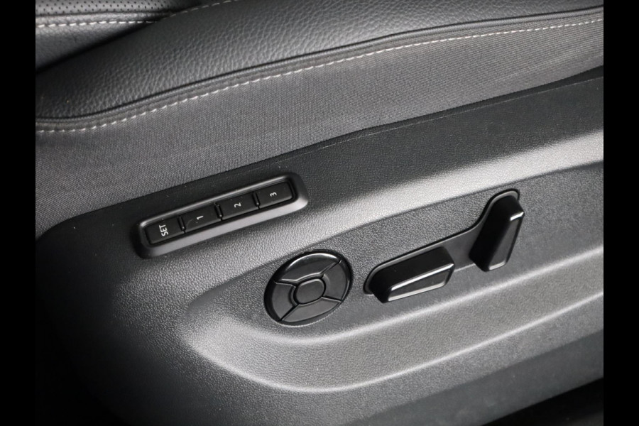 Škoda Kodiaq 1.5 TSI PHEV Business Edition 204pk | Light en View Pakket | Navigatie | Lederen bekleding | Elektrisch verstelbare stoelen met geheugen