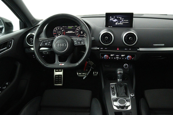Audi A3 Sportback 35 TFSI CoD Advance Sport (PANORAMADAK, DIGITALE COCKPIT, STOELVERWARMING, NAVIGATIE, PARKEERSENSOREN)