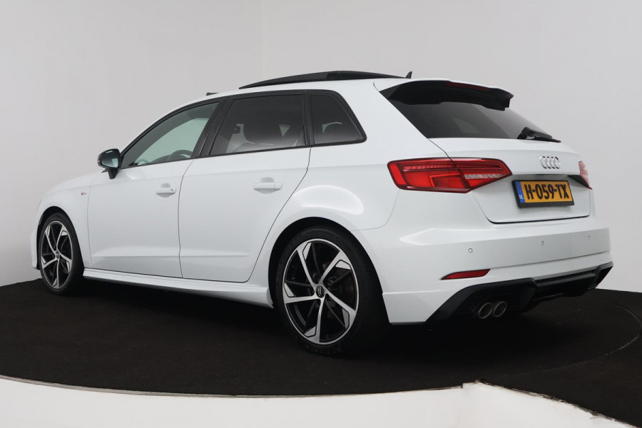 Audi A3 Sportback 35 TFSI CoD Advance Sport (PANORAMADAK, DIGITALE COCKPIT, STOELVERWARMING, NAVIGATIE, PARKEERSENSOREN)