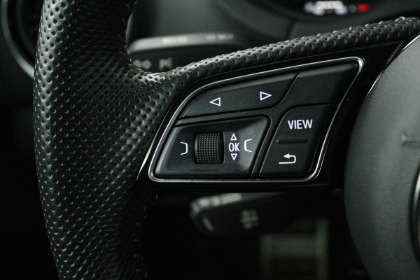 Audi A3 Sportback 35 TFSI CoD Advance Sport (PANORAMADAK, DIGITALE COCKPIT, STOELVERWARMING, NAVIGATIE, PARKEERSENSOREN)