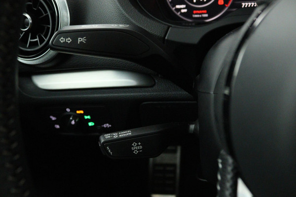 Audi A3 Sportback 35 TFSI CoD Advance Sport (PANORAMADAK, DIGITALE COCKPIT, STOELVERWARMING, NAVIGATIE, PARKEERSENSOREN)