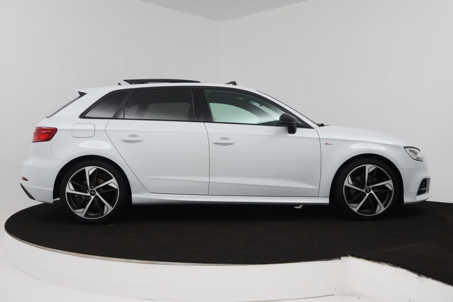 Audi A3 Sportback 35 TFSI CoD Advance Sport (PANORAMADAK, DIGITALE COCKPIT, STOELVERWARMING, NAVIGATIE, PARKEERSENSOREN)