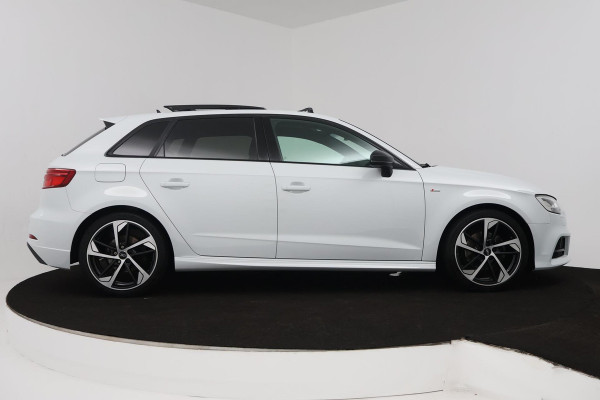 Audi A3 Sportback 35 TFSI CoD Advance Sport (PANORAMADAK, DIGITALE COCKPIT, STOELVERWARMING, NAVIGATIE, PARKEERSENSOREN)