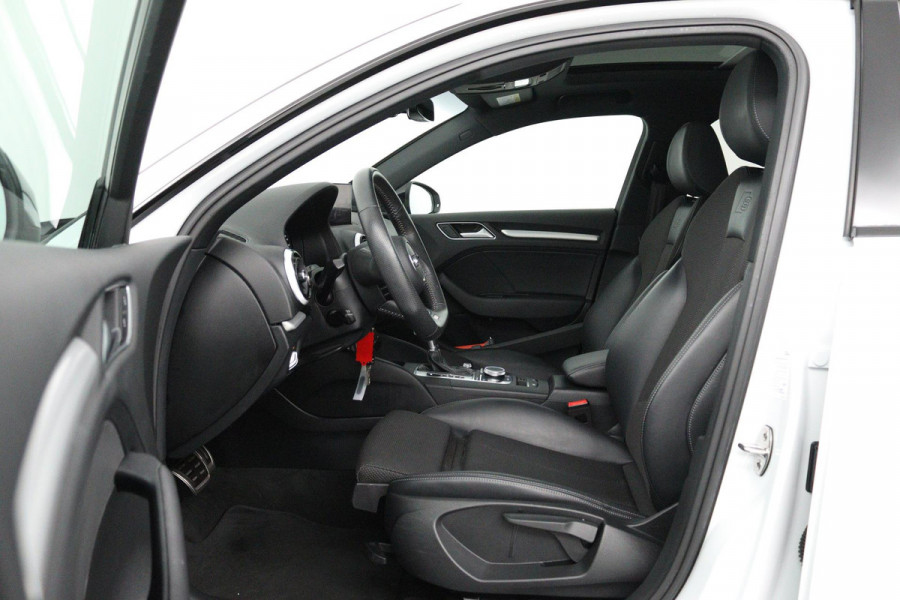 Audi A3 Sportback 35 TFSI CoD Advance Sport (PANORAMADAK, DIGITALE COCKPIT, STOELVERWARMING, NAVIGATIE, PARKEERSENSOREN)