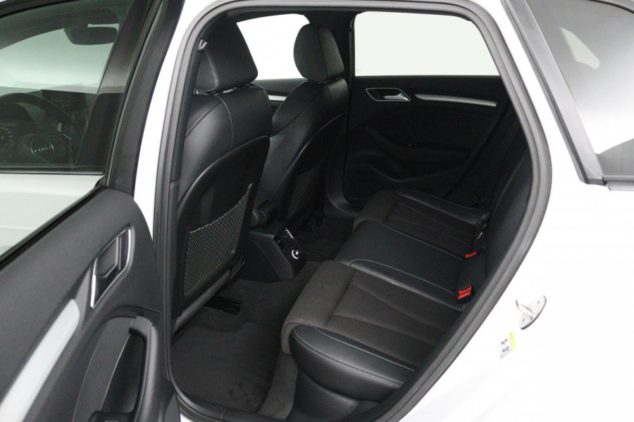 Audi A3 Sportback 35 TFSI CoD Advance Sport (PANORAMADAK, DIGITALE COCKPIT, STOELVERWARMING, NAVIGATIE, PARKEERSENSOREN)