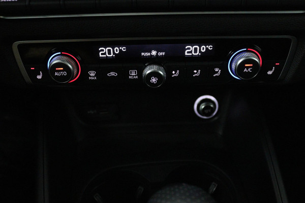 Audi A3 Sportback 35 TFSI CoD Advance Sport (PANORAMADAK, DIGITALE COCKPIT, STOELVERWARMING, NAVIGATIE, PARKEERSENSOREN)