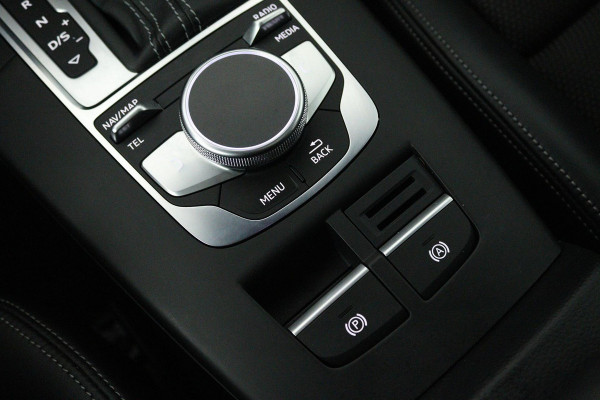 Audi A3 Sportback 35 TFSI CoD Advance Sport (PANORAMADAK, DIGITALE COCKPIT, STOELVERWARMING, NAVIGATIE, PARKEERSENSOREN)