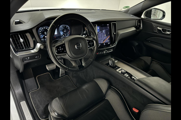 Volvo V60 2.0 B4 R-Design Pano Carplay Trekh. Autopilot NAP
