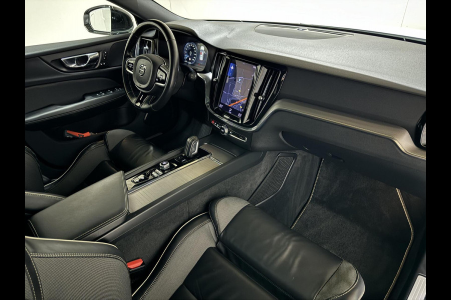 Volvo V60 2.0 B4 R-Design Pano Carplay Trekh. Autopilot NAP