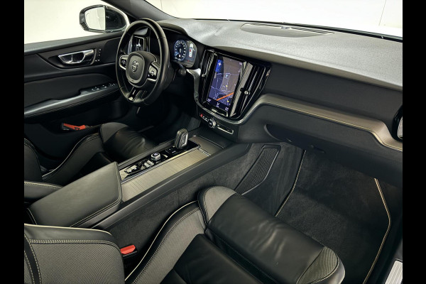 Volvo V60 2.0 B4 R-Design Pano Carplay Trekh. Autopilot NAP