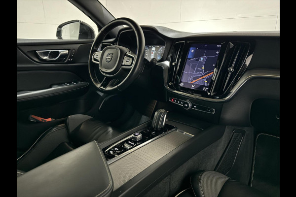 Volvo V60 2.0 B4 R-Design Pano Carplay Trekh. Autopilot NAP