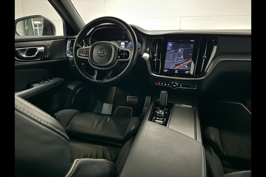 Volvo V60 2.0 B4 R-Design Pano Carplay Trekh. Autopilot NAP