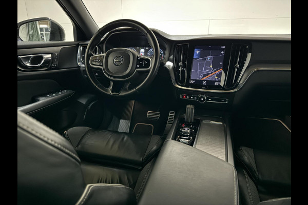 Volvo V60 2.0 B4 R-Design Pano Carplay Trekh. Autopilot NAP
