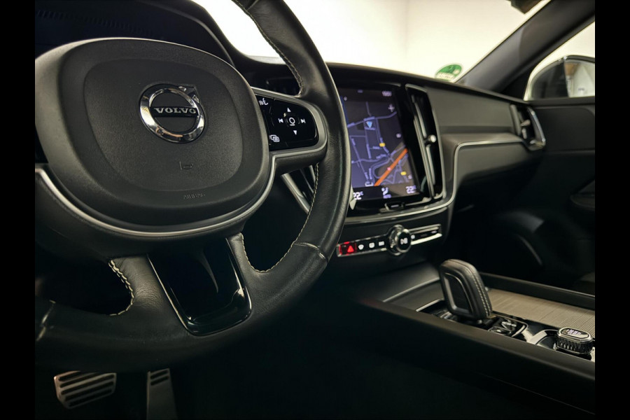 Volvo V60 2.0 B4 R-Design Pano Carplay Trekh. Autopilot NAP
