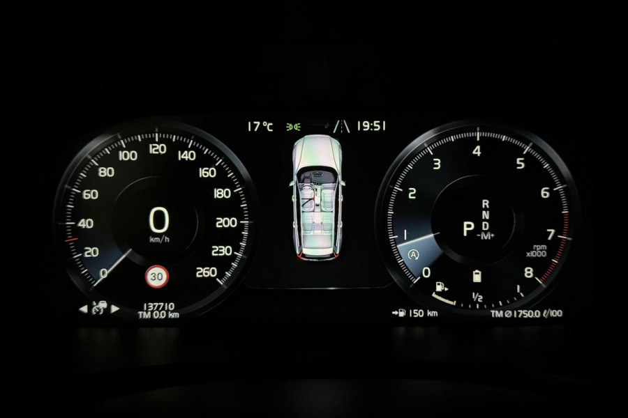 Volvo V60 2.0 B4 R-Design Pano Carplay Trekh. Autopilot NAP