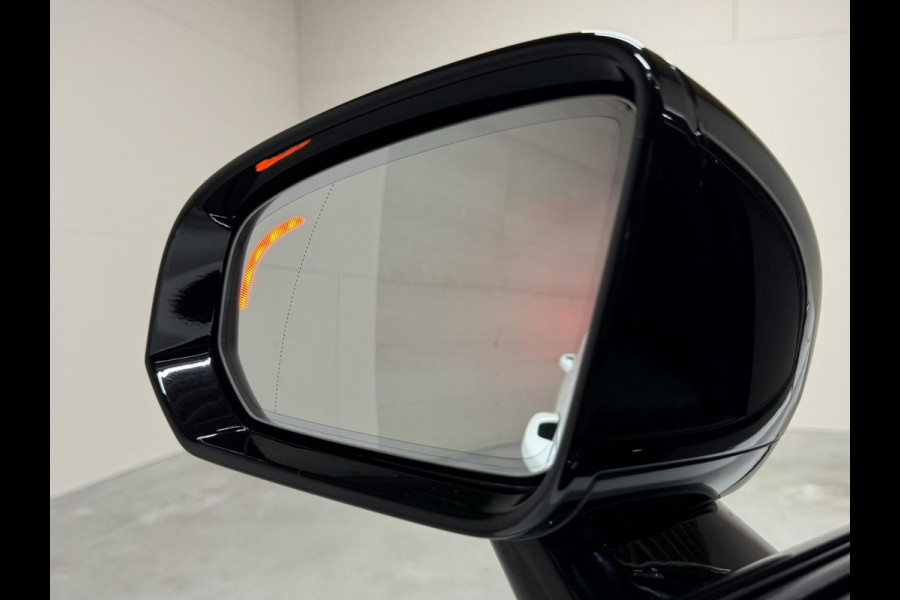 Volvo V60 2.0 B4 R-Design Pano Carplay Trekh. Autopilot NAP