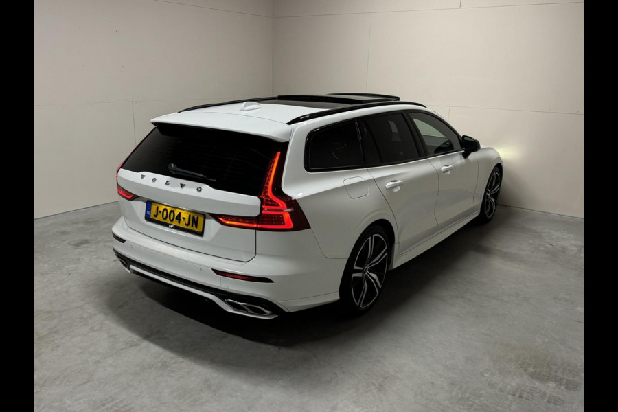 Volvo V60 2.0 B4 R-Design Pano Carplay Trekh. Autopilot NAP