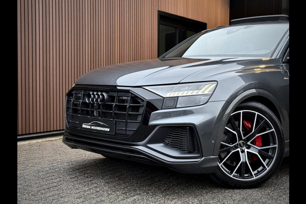 Audi Q8 55 TFSI e quattro S-Line Panoramadak|RS-zetels|Carbon|Softclose|Luchtvering|Keyless|Head-Up|Camera 360°|Matrix