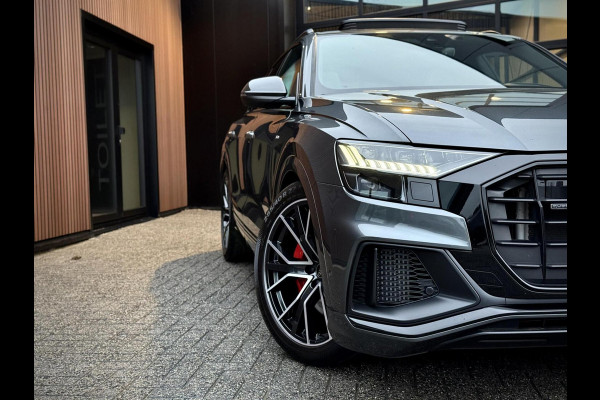 Audi Q8 55 TFSI e quattro S-Line Panoramadak|RS-zetels|Carbon|Softclose|Luchtvering|Keyless|Head-Up|Camera 360°|Matrix