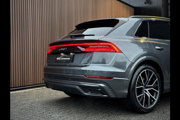 Audi Q8 55 TFSI e quattro S-Line Panoramadak|RS-zetels|Carbon|Softclose|Luchtvering|Keyless|Head-Up|Camera 360°|Matrix