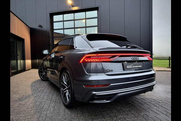 Audi Q8 55 TFSI e quattro S-Line Panoramadak|RS-zetels|Carbon|Softclose|Luchtvering|Keyless|Head-Up|Camera 360°|Matrix