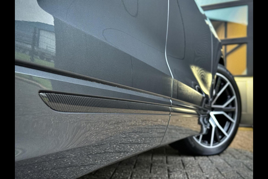 Audi Q8 55 TFSI e quattro S-Line Panoramadak|RS-zetels|Carbon|Softclose|Luchtvering|Keyless|Head-Up|Camera 360°|Matrix