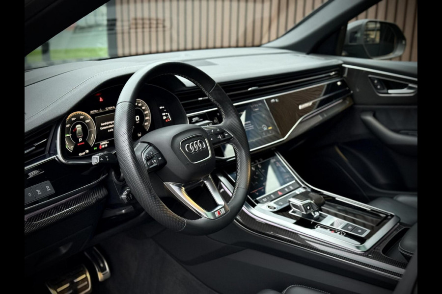 Audi Q8 55 TFSI e quattro S-Line Panoramadak|RS-zetels|Carbon|Softclose|Luchtvering|Keyless|Head-Up|Camera 360°|Matrix