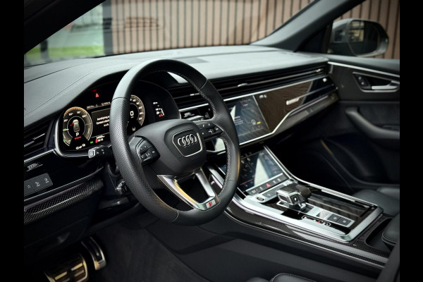 Audi Q8 55 TFSI e quattro S-Line Panoramadak|RS-zetels|Carbon|Softclose|Luchtvering|Keyless|Head-Up|Camera 360°|Matrix