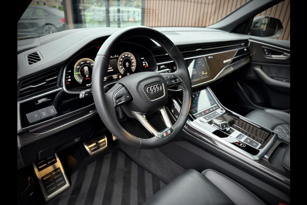 Audi Q8 55 TFSI e quattro S-Line Panoramadak|RS-zetels|Carbon|Softclose|Luchtvering|Keyless|Head-Up|Camera 360°|Matrix