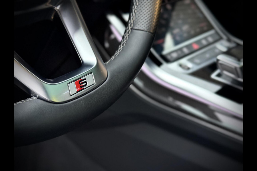 Audi Q8 55 TFSI e quattro S-Line Panoramadak|RS-zetels|Carbon|Softclose|Luchtvering|Keyless|Head-Up|Camera 360°|Matrix