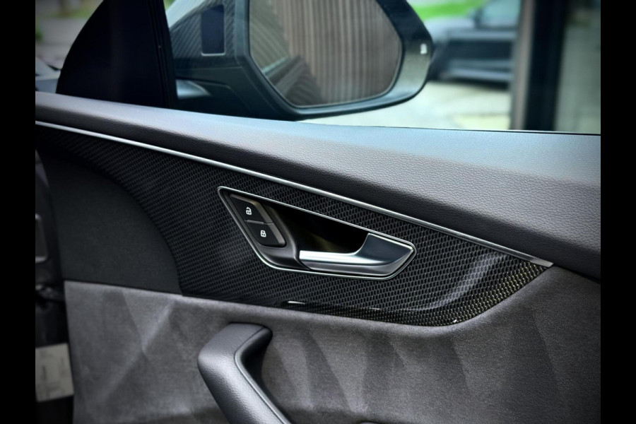 Audi Q8 55 TFSI e quattro S-Line Panoramadak|RS-zetels|Carbon|Softclose|Luchtvering|Keyless|Head-Up|Camera 360°|Matrix