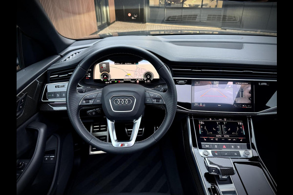 Audi Q8 55 TFSI e quattro S-Line Panoramadak|RS-zetels|Carbon|Softclose|Luchtvering|Keyless|Head-Up|Camera 360°|Matrix
