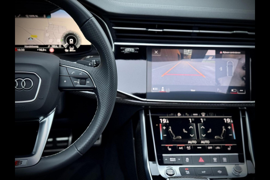 Audi Q8 55 TFSI e quattro S-Line Panoramadak|RS-zetels|Carbon|Softclose|Luchtvering|Keyless|Head-Up|Camera 360°|Matrix