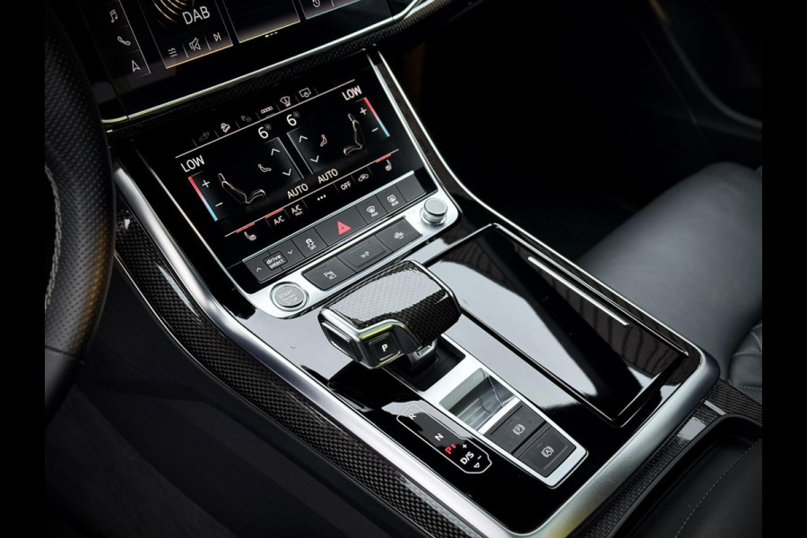 Audi Q8 55 TFSI e quattro S-Line Panoramadak|RS-zetels|Carbon|Softclose|Luchtvering|Keyless|Head-Up|Camera 360°|Matrix