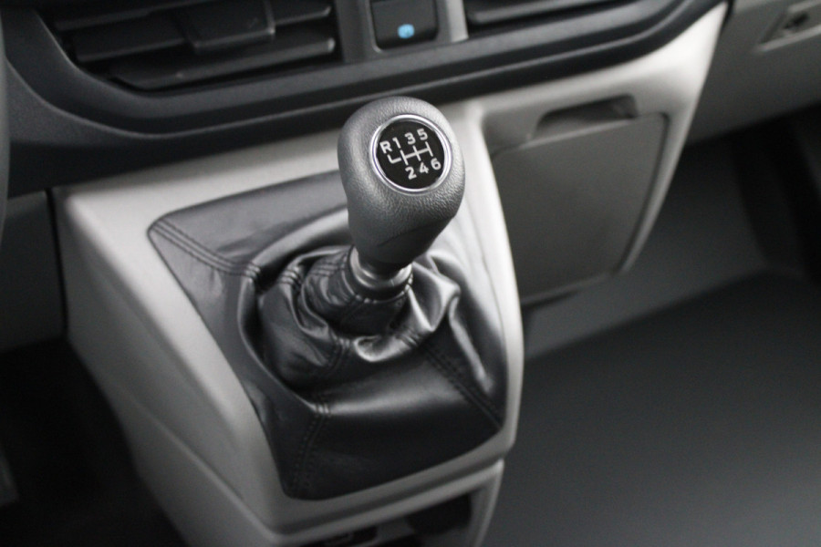 Ford Transit Custom 320 2.0 TDCI L2H1 Trend DC 136pk - Carplay - Android - Camera - LED koplampen - Stoel + Stuurverwarming - Rijklaar Ford Transit Custom 320 2.0 TDCI L2H1 Trend DC 136pk - Carplay - Android - Camera - LED koplampen - Stoel + Stuurverwarming - Rijklaar