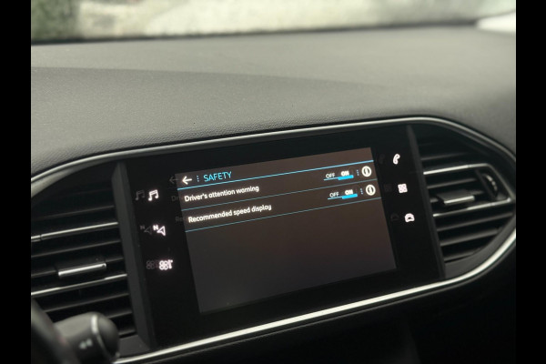Peugeot 308 SW 1.2 PureTech Blue Lease Executive|Nap Dodehoek Pano Cruise Control Trekhaak 360° Pdc Dab+ Carplay & Android Auto