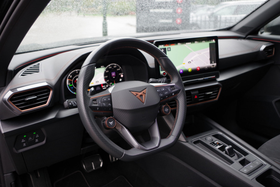 CUPRA Formentor 1.4 e-Hybrid VZ Black Edition 245 PK PHEV, Panoramadak, 360 Camera, Memory, Alcantara, Winterpakket