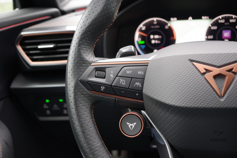 CUPRA Formentor 1.4 e-Hybrid VZ Black Edition 245 PK PHEV, Panoramadak, 360 Camera, Memory, Alcantara, Winterpakket