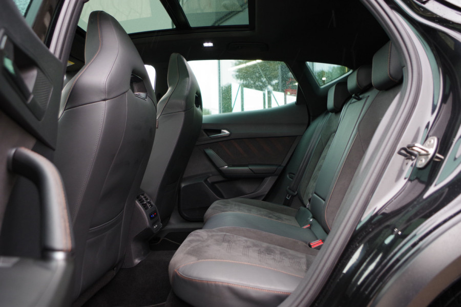 CUPRA Formentor 1.4 e-Hybrid VZ Black Edition 245 PK PHEV, Panoramadak, 360 Camera, Memory, Alcantara, Winterpakket